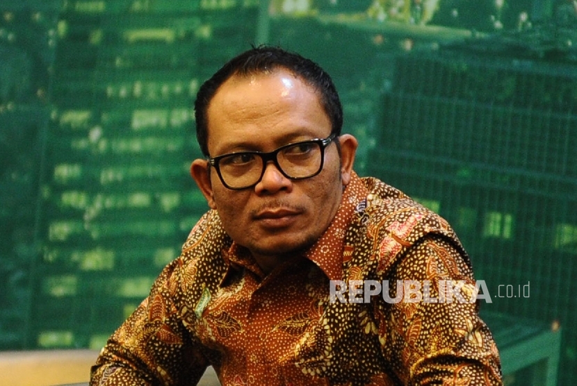  Menteri Tenaga Kerja Hanif Dhakiri hadir saat diskusi panel di Jakarta, Senin (23\11).