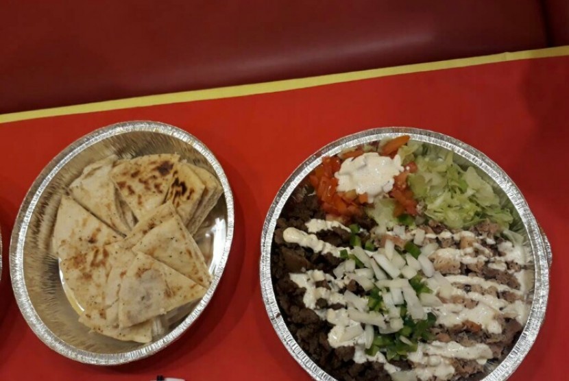 Menu dari The Halal Guys.