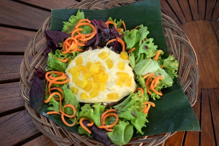 Menu makanan sehat seperti kreasi restoran vegetarian Burgreens diprediksi akan makin digemari di tahun 2019.