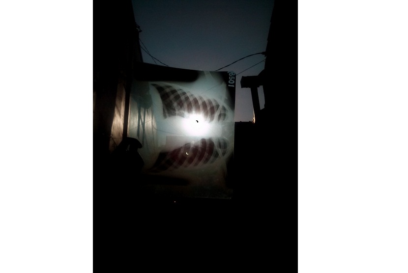 Menyaksikan gerhana matahari dengan bantuan hasil foto rontgen