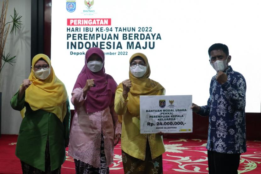 Menyambut  Hari Ibu tahun 2022,  Baznas Kta Depok  memberikan bantuan modal usaha kepada 24 Perempuan Kepala Keluarga (PEKKA), Kamis (22/12/2022).