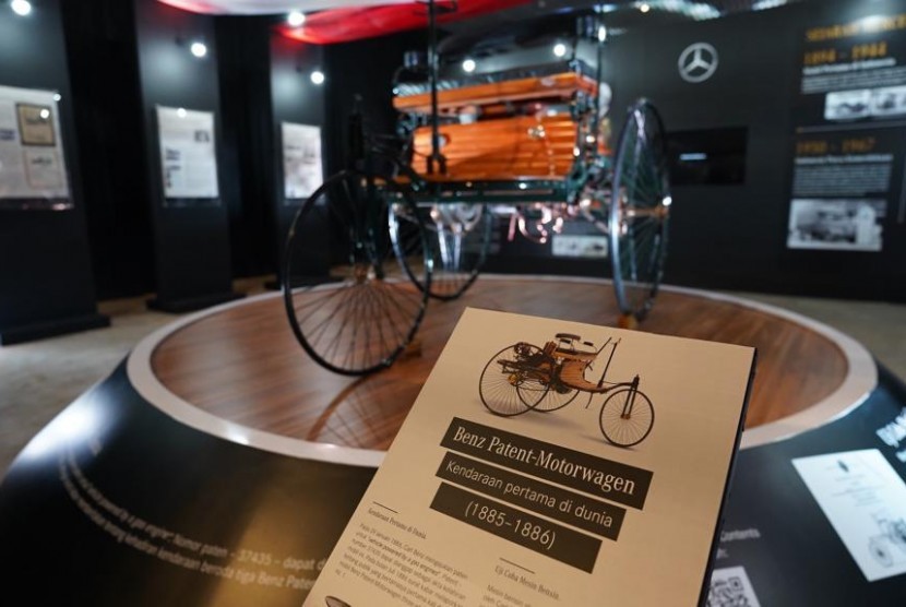 Mercy donasikan replika Benz Patent-Motorwagen ke Museum Nasional.