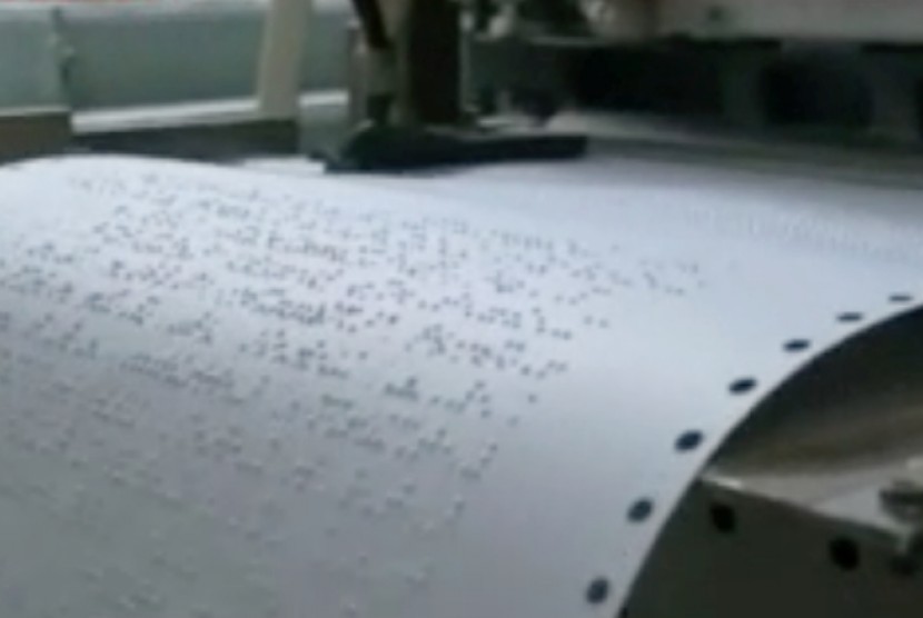  MUI Apresiasi ITMI Berantas Buta Huruf Alquran Braille. Foto: Mesin pencetak Alquran braile