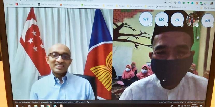 Meski Virtual Kedubes Singapura Lanjutkan Tradisi Bukber. Dubes Singapura Anil Kumar Nayar (kiri) berbincang melalui Skype.