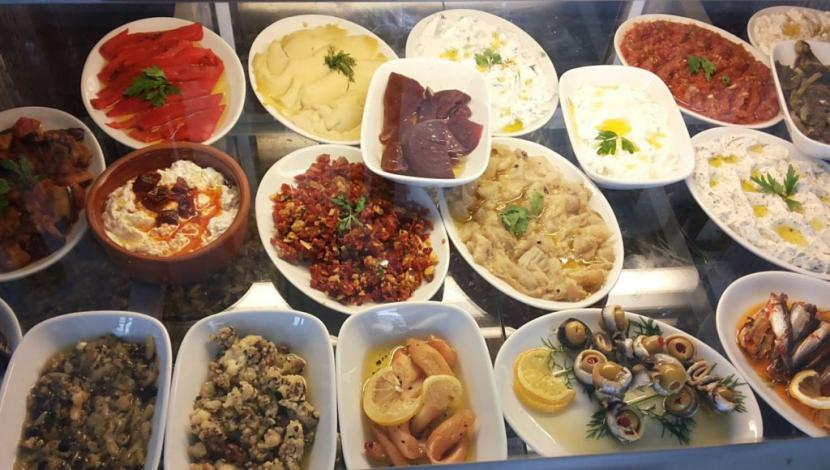 Meze,  kuliner khas Turki.