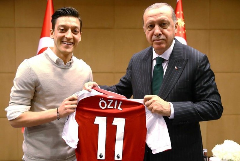Mezut Ozil dan Presiden Turki Tayyip Erdogan