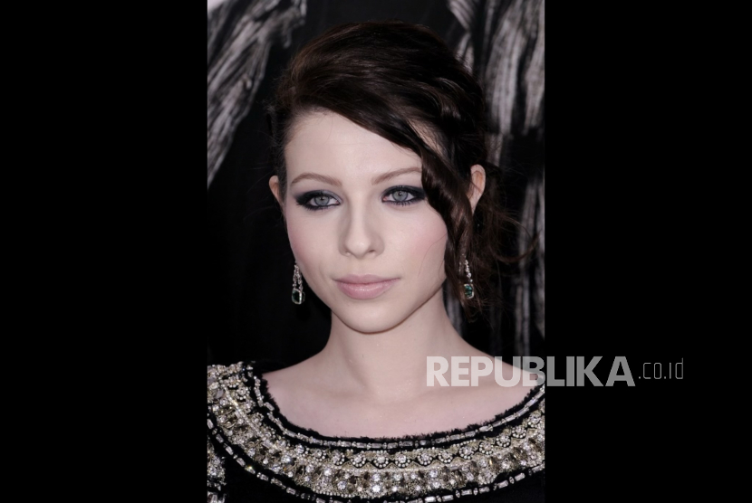 Michelle Trachtenberg. Kalangan selebritas Hollywood berduka atas kematian Michelle Trachtenberg pada Rabu (26/2/2025).