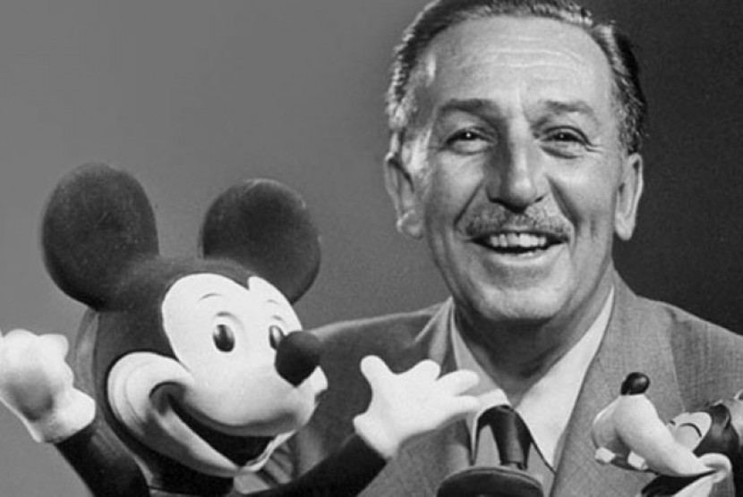 Mickey Mouse dan Walt Disney.