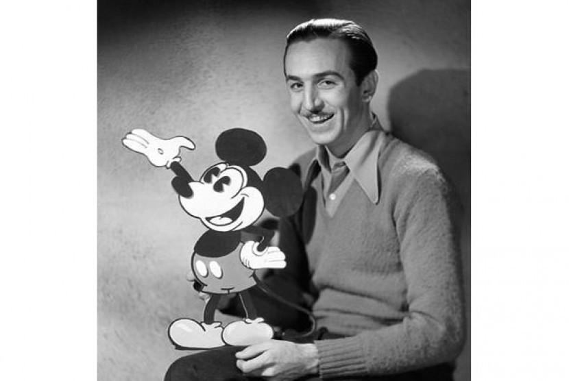 Mickey Mouse dan Walt Disney.