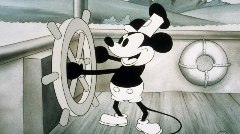 Mickey Mouse karya Steamboat Willie. Mickey Mouse versi tersebut masuk domain publik pada 2024.