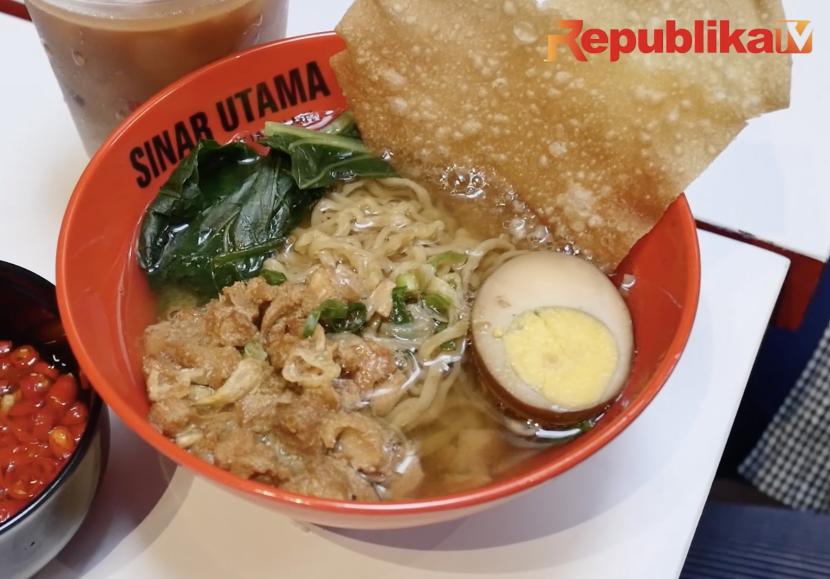 Mie ayam halal Sinar Utama hadir di Blok M, Jakarta.