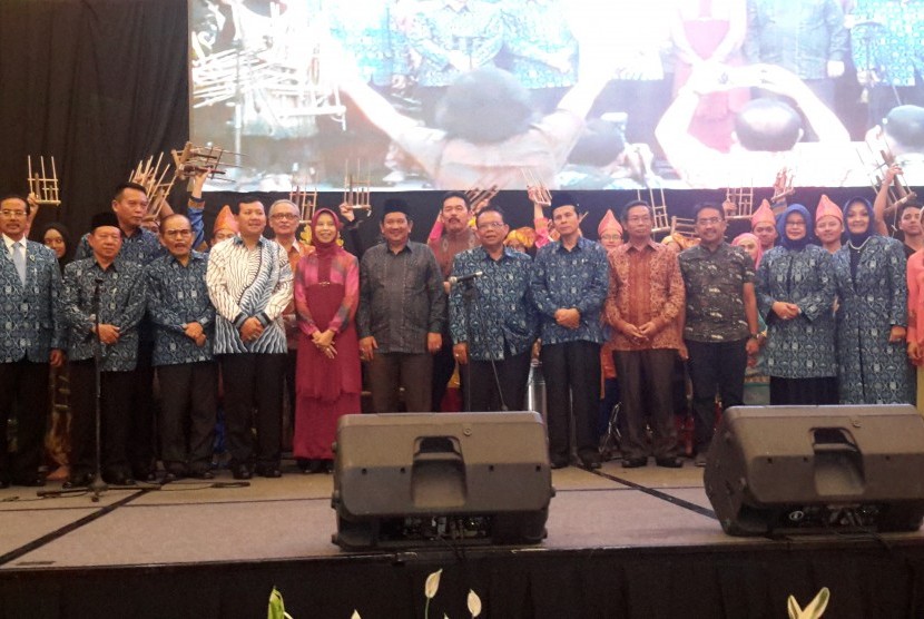 Milangkala Paguyuban Pasunda ke-103 di Trans Convention Centre, Kota Bandung, Sabtu (23/7). 
