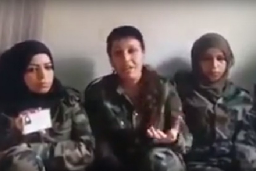 Milisi wanita pro-Assad.