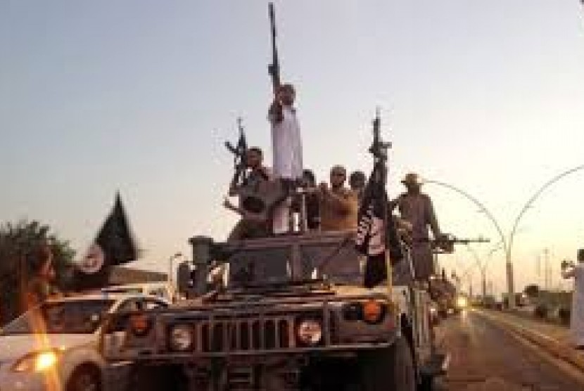 Militan ISIS pamer kekuatan.