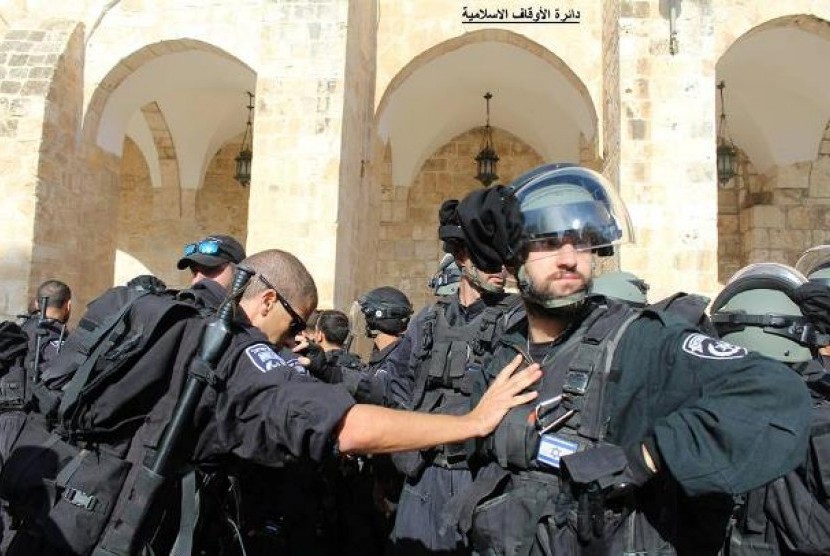 militer israel kepung masjid al aqsa