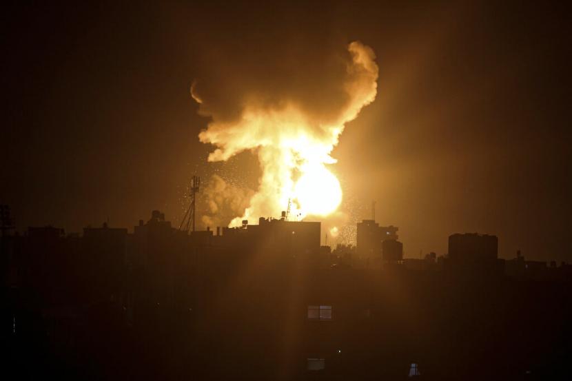 Militer Israel meluncurkan serangan ke target-target milisi Hamas di Jalur Gaza.
