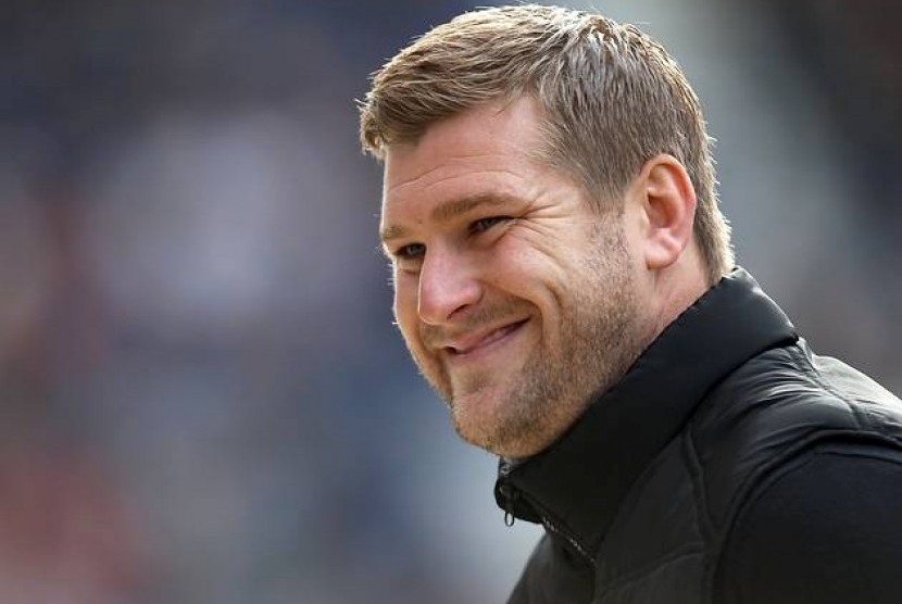 Pelatih Oxford United, Karl Robinson, mengaku senang timnya menang untuk menjaga peluang babak play off di kompetisi League One Inggris.