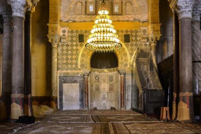 Minbar Masjid Uqbah bin Nafi