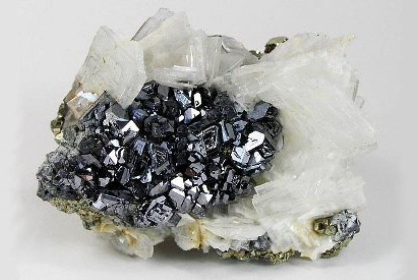 Mineral Galena (ilustrasi)