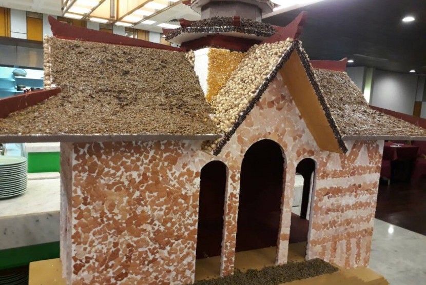 Miniatur Masjid Berbahan Cengkeh
