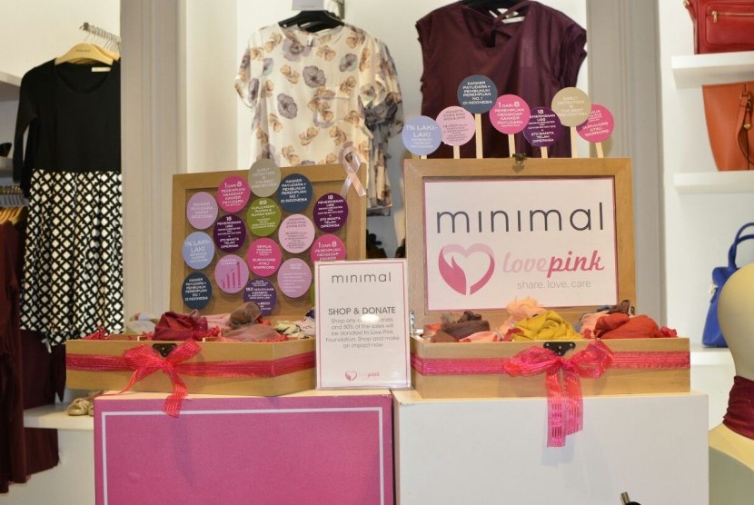 Minimal-Komunitas Love Pink mendukung program peduli kanker payudara.