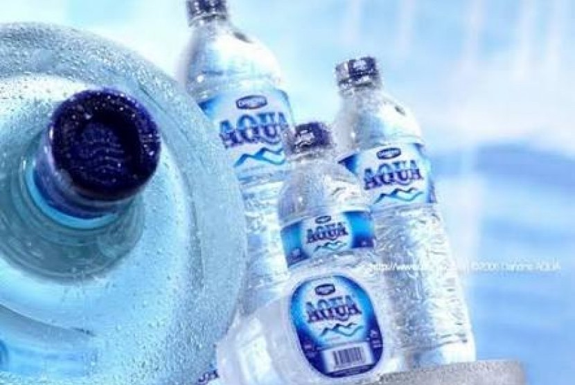 Minuman dalan kemasan merek Aqua