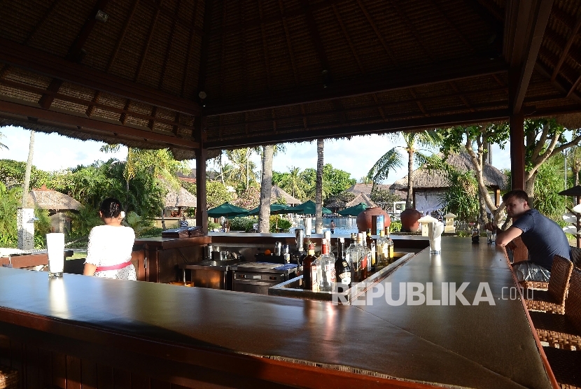 Miras, minuman beralkohol di salah satu kawasan hotel di Bali. Kamis (19/5). (Republika/Musiron)