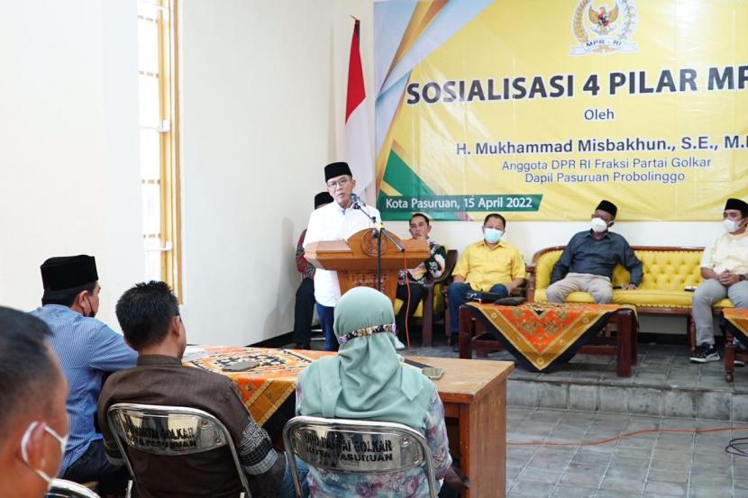 Misbakhun saat menggelar Sosialisasi 4 Pilar MPR di Kantor DPD Partai Golkar Kota Pasuruan, Jawa Timur, Jumat (15/4). 