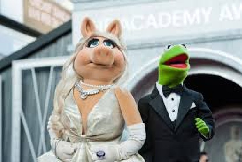 Miss Piggy dan Kermit.