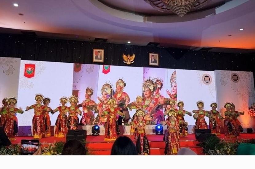 Mitra Seni Indonesia (MSI) menggelar acara seni dan budaya untuk memeriahkan Forum Konfederasi Wanita ASEAN (ACWO) dan Expo 2023 di Jakarta, Selasa (24/10/2023). (ANTARA/HO-MSI)