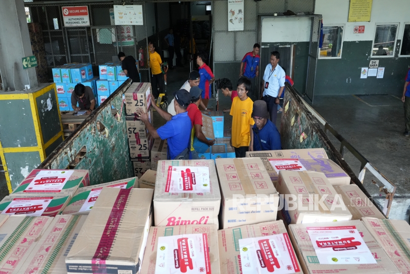 Salurkan 8 Ton Logistik, MMSGI Kerahkan Tim ERT Bantu Korban Banjir Bandang di Sumatra