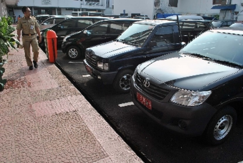 Pemkot Surabaya Lelang  30 Mobil  Dinas  Republika Online