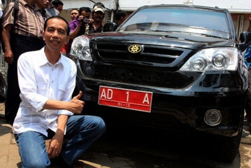 Mobil dinas Jokowi saat menjadi wali kota Solo. PPMKI Ahad (25/9/2022), melelang bekas mobil pribadi presiden Jokowi berjenis Panther Bonet bernopol AD-9055-PA.