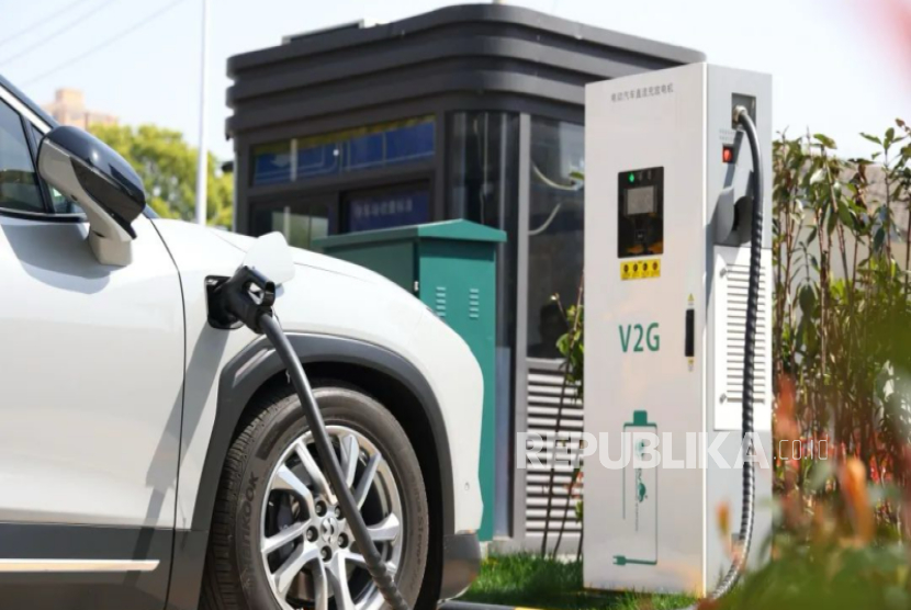 Mobil listrik semakin dipandang bukan hanya sebagai moda transportasi, tetapi juga sebagai aset finansial potensial, berkat teknologi Vehicle-to-Grid (V2G).