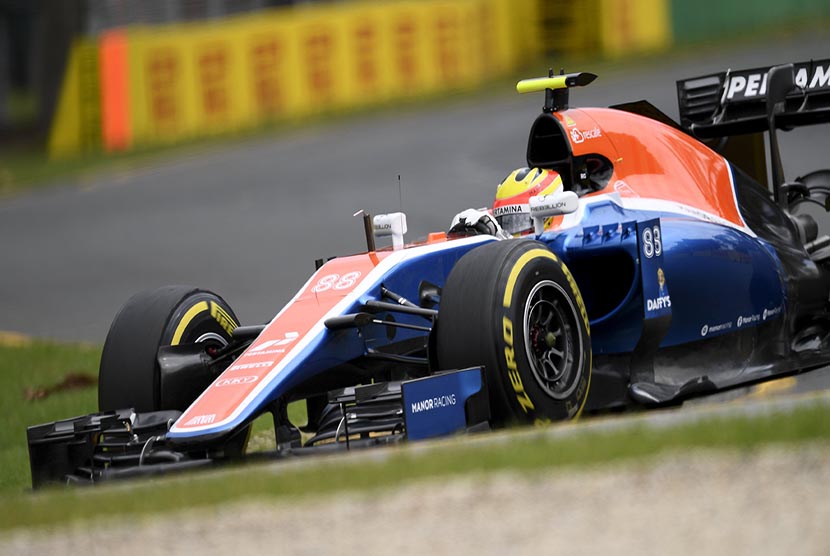 Mobil F1 yang dikendarai pebalap Tim Manor, Rio Haryanto.