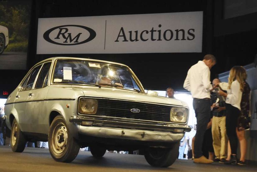 Mobil Ford Escort tahun 1976 yang dulu pernah dimiliki Paus Yohanes Paulus II dijual dalam sebuah lelang di Auburn, Indiana, AS, Jumat (31/8) waktu Amerika.