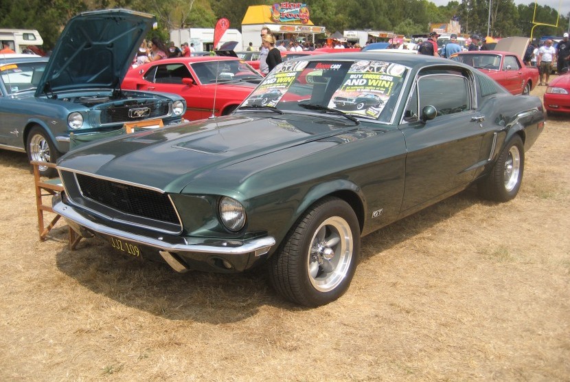 Mobil Ford Mustang GT 1968 yang ikonik dan sempat dikendarai Steve McQueen dalam film 