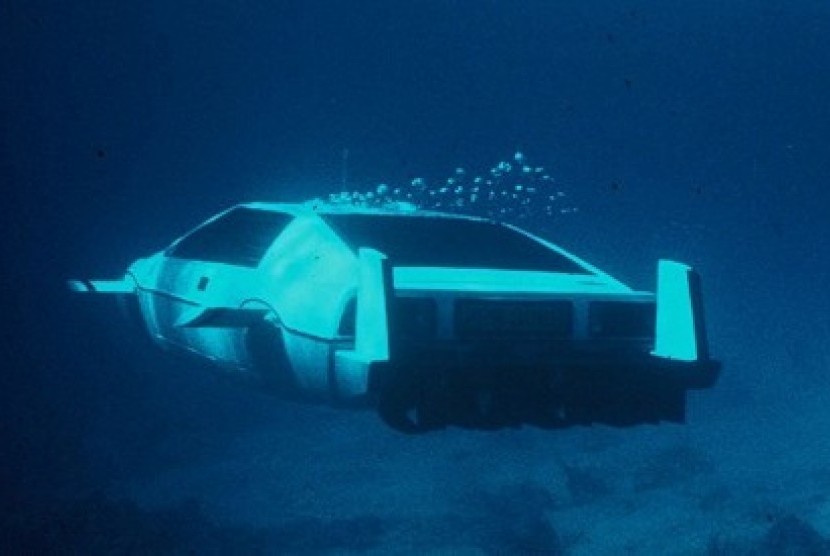 Mobil kapal selam Lotus Esprit dalam film James Bond 'The Spy Who Loved Me' dilelang di London