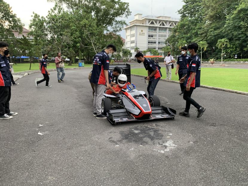 Mobil karya Tim Bimasakti UGM Generasi 11 yang akan berlaga pada ajang Formula Student Netherlands 2022  
