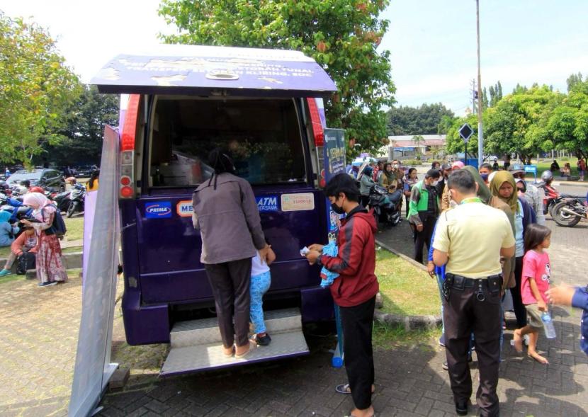 Mobil kas keliling Bank Muamalat (ilustrasi). Bank Muamalat Indonesia Tbk mendukung program Bank Indonesia untuk memastikan kesiapan uang tunai layak edar selama Ramadan dan Idulfitri 1445 Hijriah.