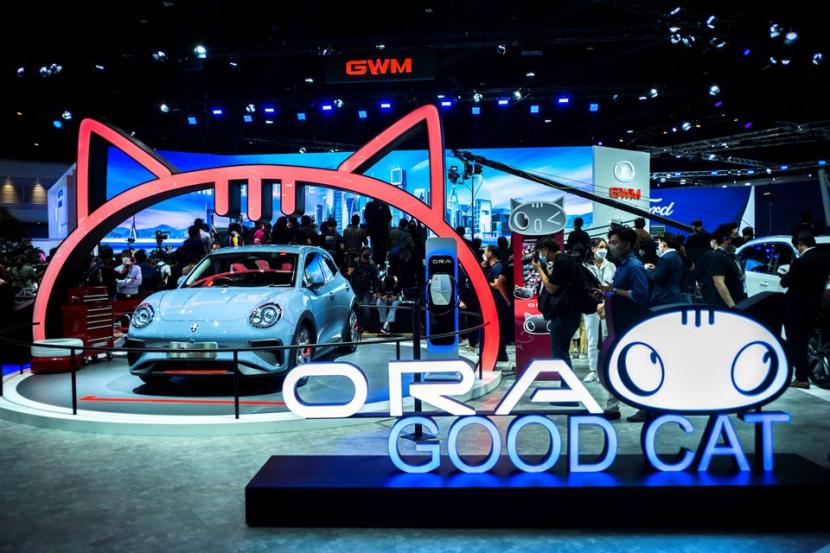 Mobil listrik Good Cat by Ora, merek Great Wall Motors, ditampilkan di Bangkok International Motor Show di Bangkok, Thailand, 22 Maret 2022.