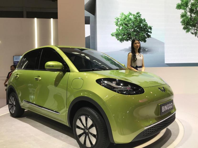 Mobil Listrik Wuling Bingo ditampilkan dalam pameran Periklindo Electric Vehicle Show (PEVS) 2023.