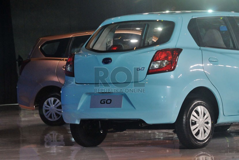  Mobil 'Low Cost Green Car' (LCGC)  Datsun GO+  keluaran Datsun yang diluncurkan di Jakarta, Selasa (17/9). (Republika/Aditya Pradana Putra)
