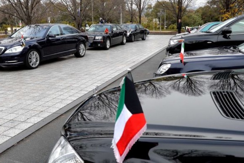 Mobil-mobil milik para diplomat dari negara-negara Islam tiba di gedung Parliament House, Canberra pada 19 Juni 2014.