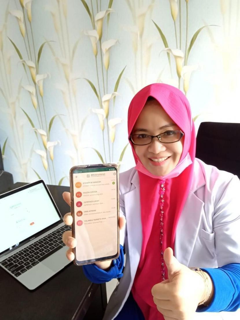 Mobile JKN saat ini menjadi salah satu Ikon dari program Jaminan Kesehatan Nasional  Kartu Indonesia Sehat (JKN-KIS) yang dikelola  BPJS kesehatan. Dengan mobile JKN peserta dapat memanfaatkan berbagai fitur-fitur yang ada baik untuk pendaftaran peserta, ubah data, pendaftaran layanan di Fasilitas Kesehatan Tingkat Pertama (FKTP) maupun fitur lainnya. 