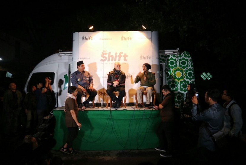 Mobile Masjid Nusantara saat mengisi kajian di Kajian Dadakan Shift Pemuda Hijrah, Bandung.