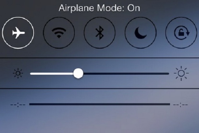 Mode Pesawat di Iphone 7 bersifat permanen. 