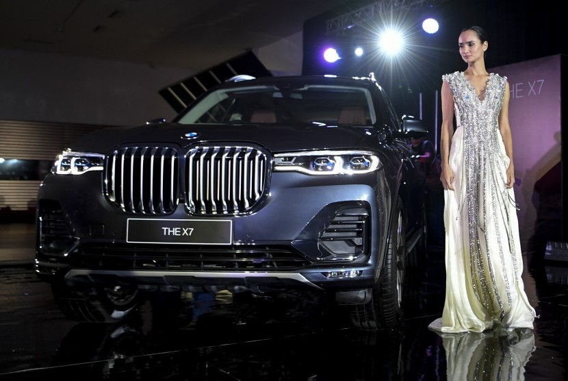 BMW Group Indonesia memastikan, meski pabrik perakitan mobil Gaya Motor di Sunter, Jakarta Utara, setop beroperasi sementara, sejauh ini masih belum mempengaruhi produksi BMW seri X7 (Foto: seri BMW X7)