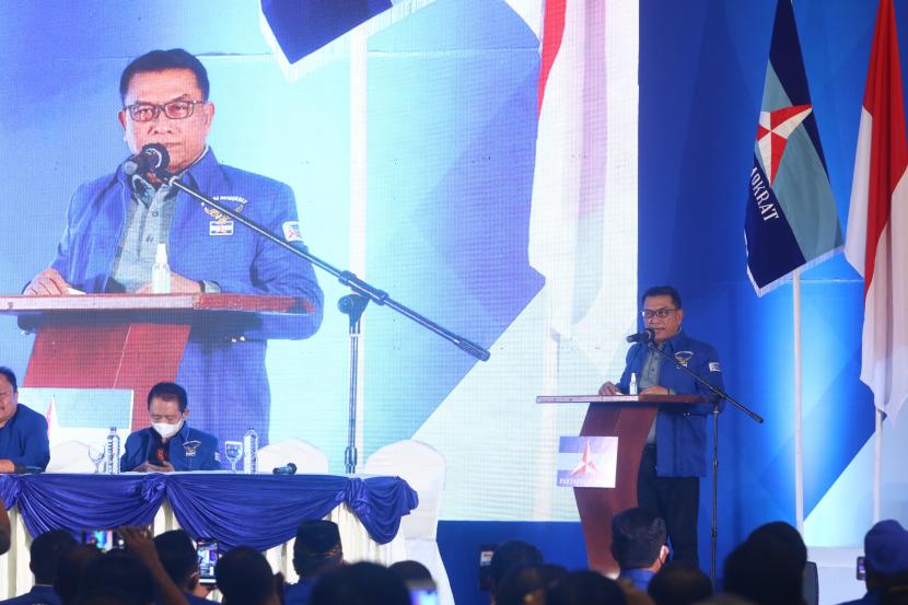 Moeldoko menyampaikan pidato perdana saat Kongres Luar Biasa (KLB) Partai Demokrat di The Hill Hotel Sibolangit, Deli Serdang, Sumatera Utara, Jumat (5/3/2021). Berdasarkan hasil KLB, Moeldoko terpilih menjadi Ketua Umum Partai Demokrat periode 2021-2025. 