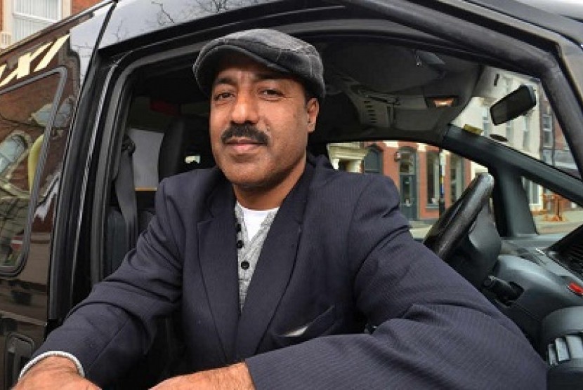 Mohammed Nisar, sopir taksi muslim yang diakui kejujurannya.